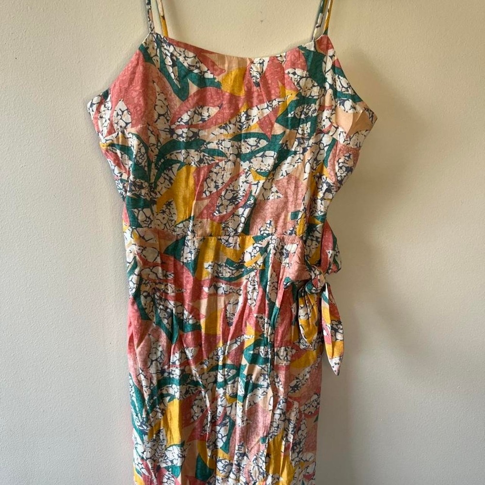 Nine West multicolored floral print mini dress/adjustable straps and tie waist.